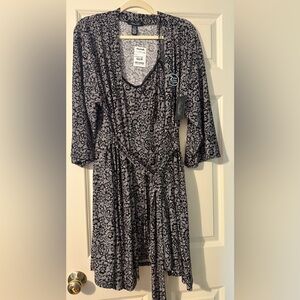 Brand new beautiful Rene Rofe 2-piece soft and stretchy silky sleepwear. Size 1X